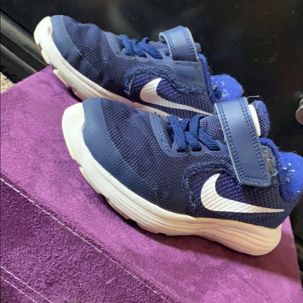 Velcro Nike shoes toddler